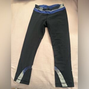 Lululemon Black and Blue workout leggings
